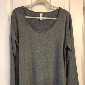 LuLaRoe Lynnae shirt. Heather gray. NWT